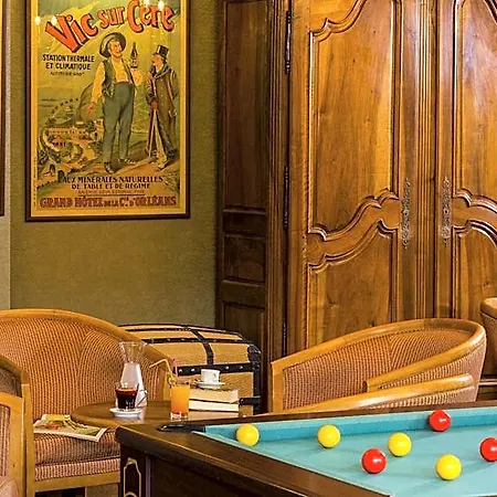 Family Hotel Vic-sur-Cère