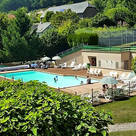 Family 2* Vic-sur-Cère