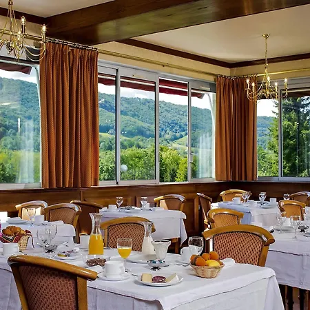 Family Vic-sur-Cère